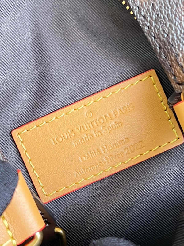 l**is V*t*n hobo cruiser pm