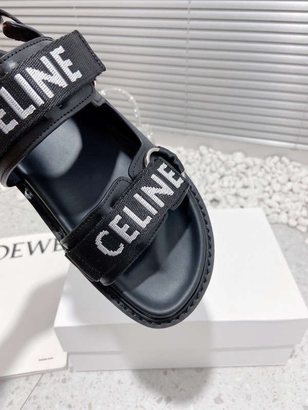 Ce**e leo strappy sandal in with "Ce**e" jacquard black / white