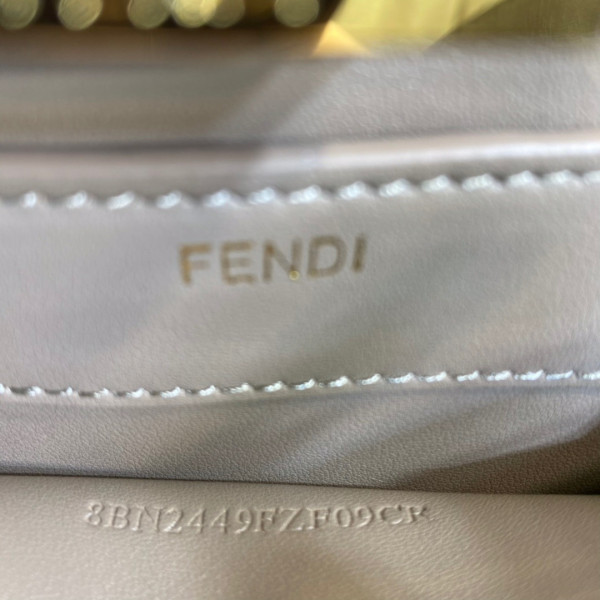 F**di peekaboo iseeu small-27x21x11cm