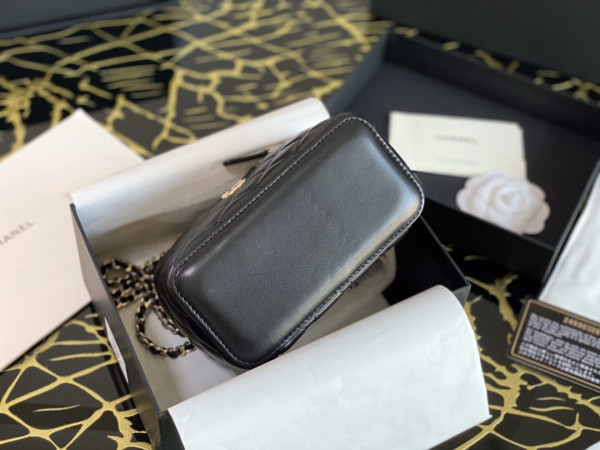 CL SMALL VANITY WITH CLASSIC CHAIN