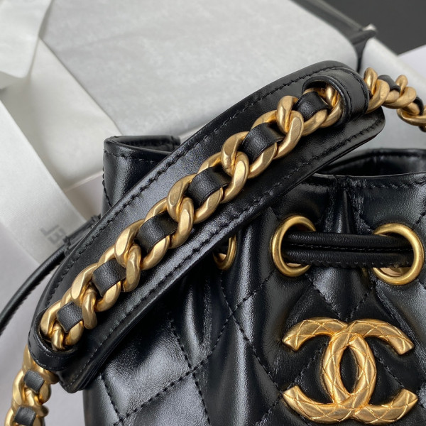 CL SMALL BUCKET BAG