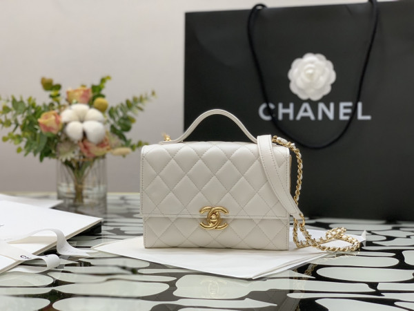 CL MINI FLAP BAG WITH HANDLE