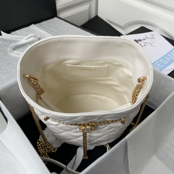 CL BUCKET BAG