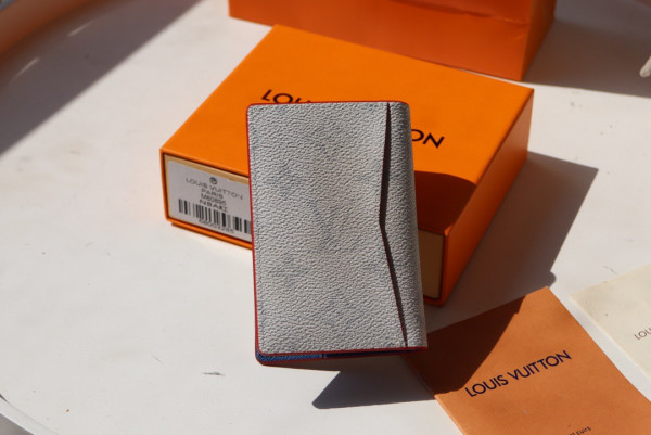 l**is V*t*n lvxnba pocket organizer