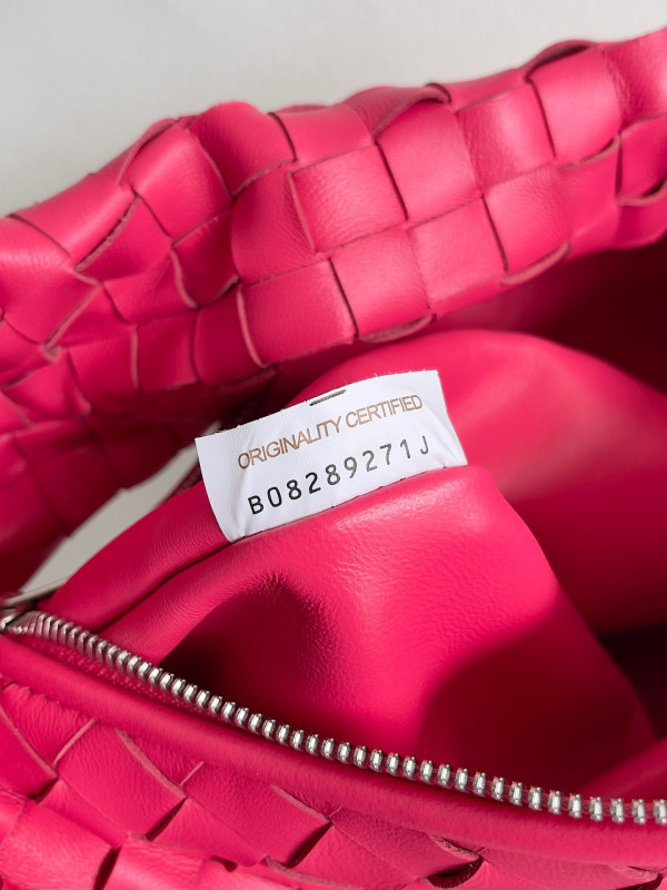 Bo*te*ga ve*ne*ta teen jodie