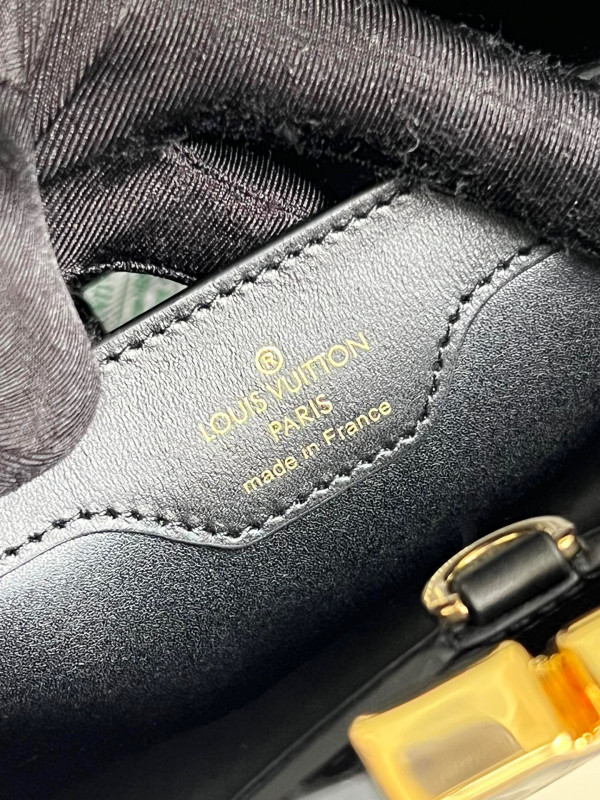 l**is V*t*n capucines bb