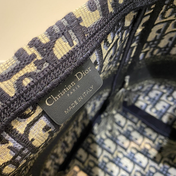 D*or d-bubble bucket bag