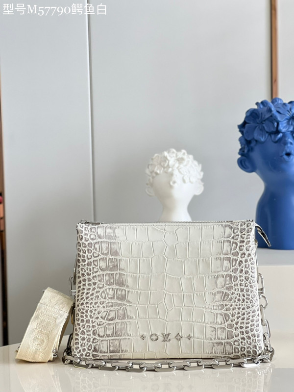 l**is V*t*n coussin pm