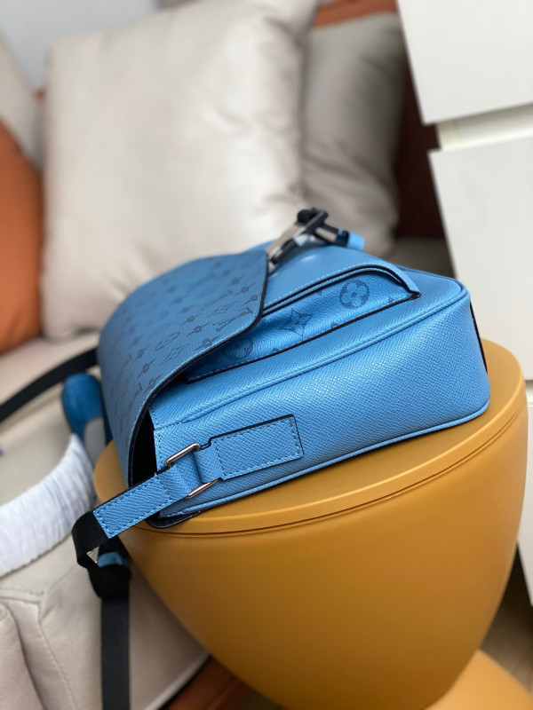 l**is V*t*n new messenger