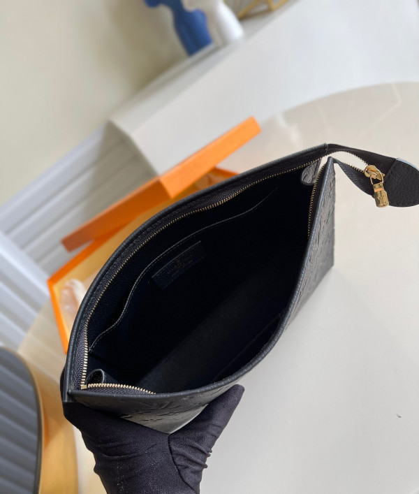 l**is V*t*n pochette voyage