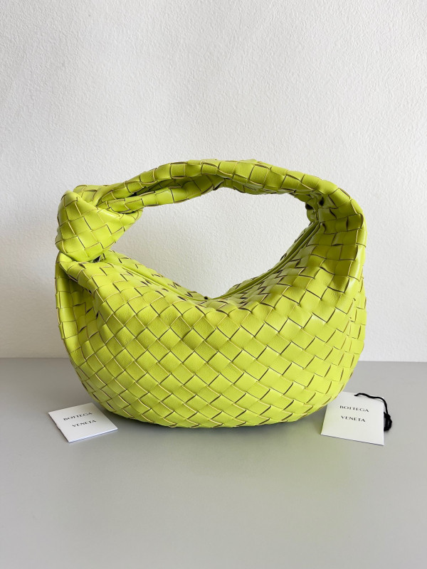 Bo*te*ga ve*ne*ta teen jodie