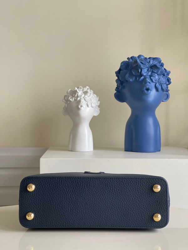 l**is V*t*n capucines bb