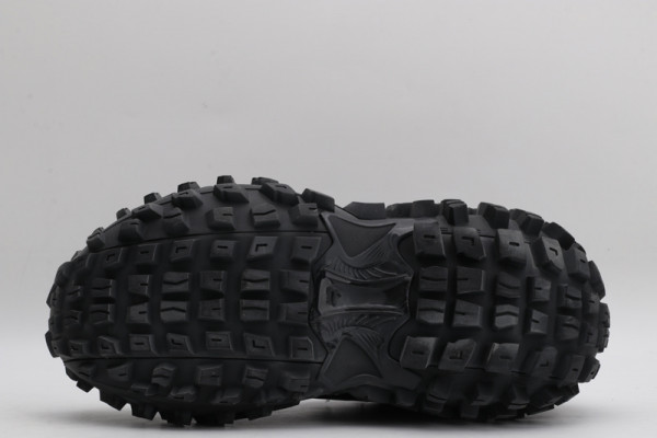 Ba*len*cia*ga defender sneaker