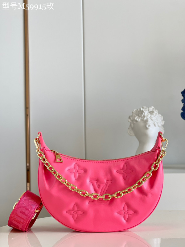 l**is V*t*n over the moon