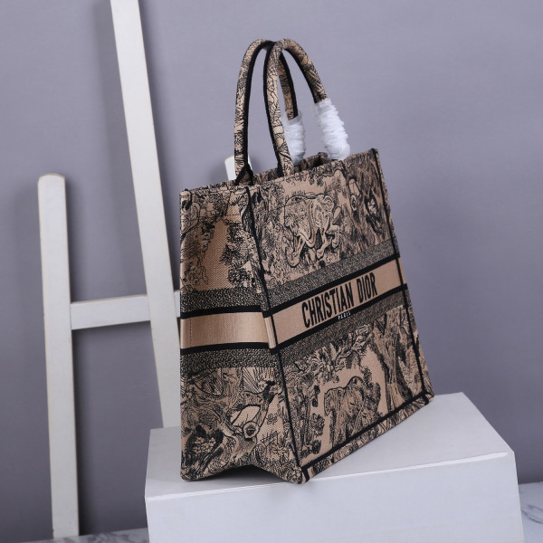 large D*or book tote