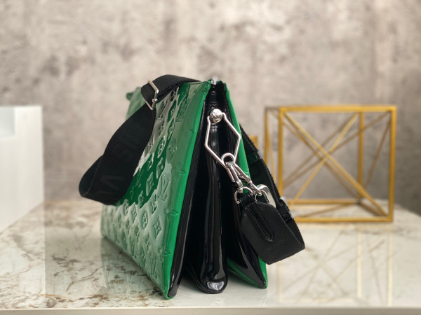 l**is V*t*n coussin mm