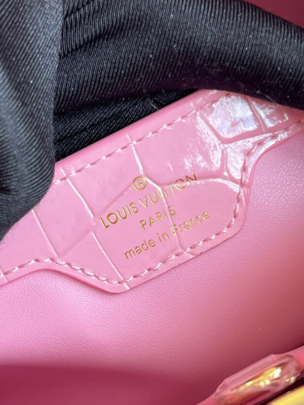 l**is V*t*n capucines bb