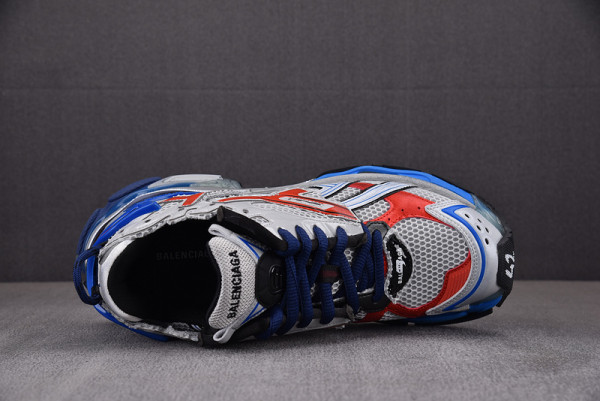 Ba*len*cia*ga runner