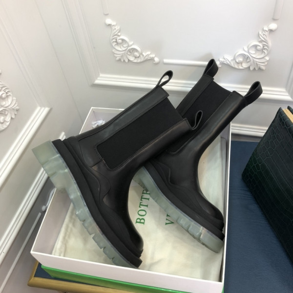 Bo*te*ga ve*ne*ta tire