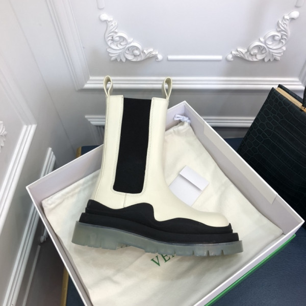 Bo*te*ga ve*ne*ta tire