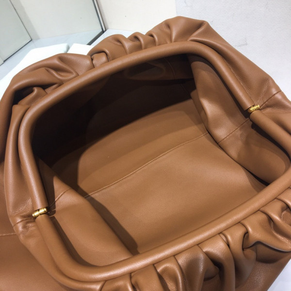 Bo*te*ga ve*ne*ta the pouch