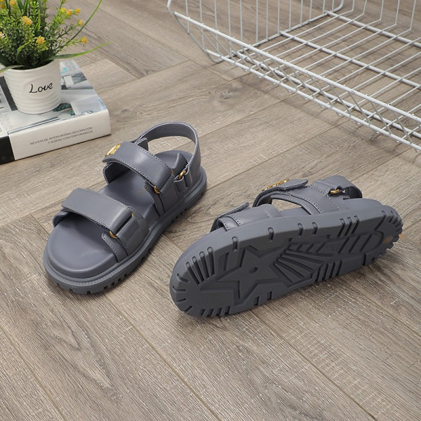 D*oract sandal
