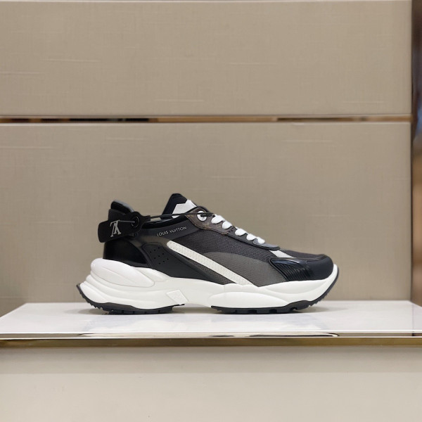 l**is V*t*n run 55 sneaker