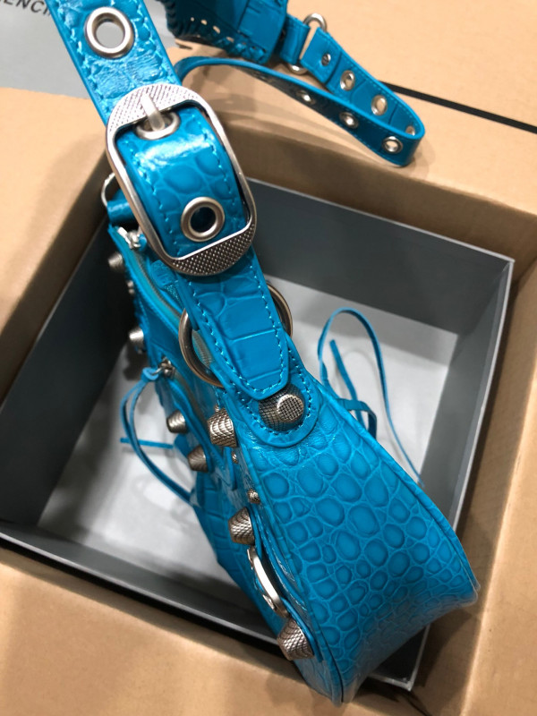 Ba*len*cia*ga women''s le cagole small shoulder bag