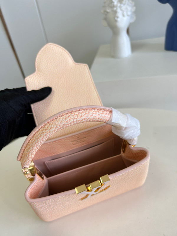 l**is V*t*n capucines mini