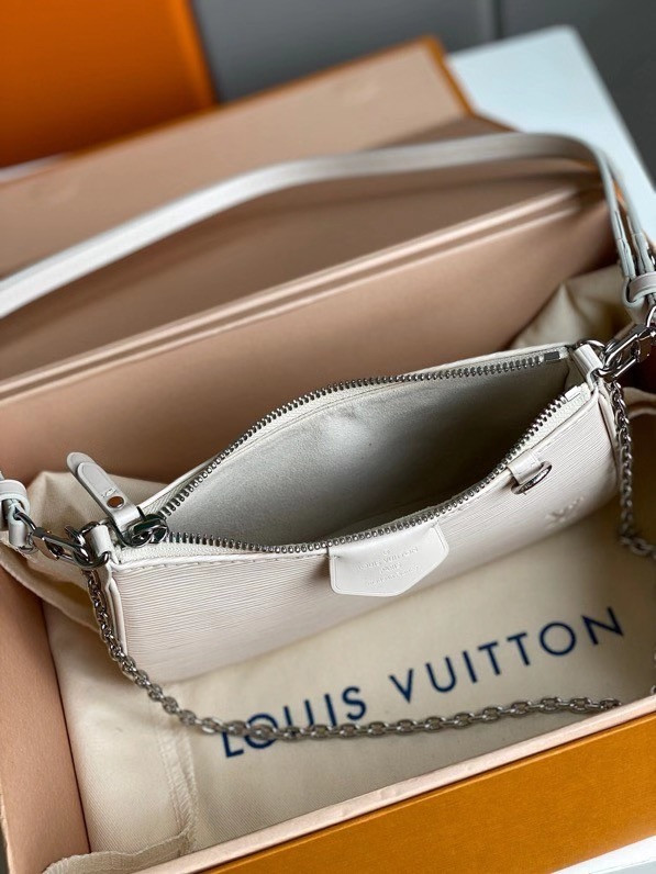 l**is V*t*n easy pouch on strap