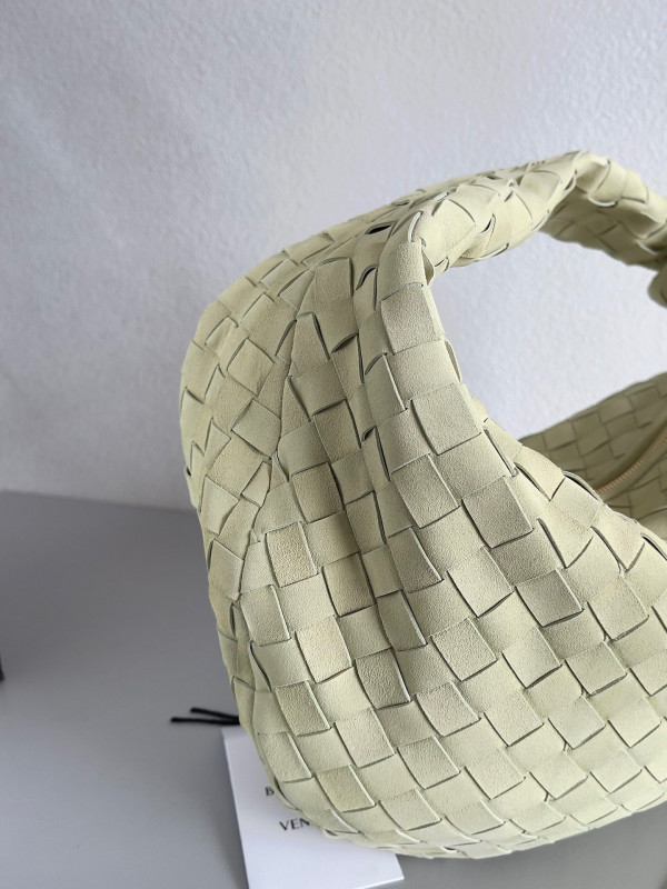 Bo*te*ga ve*ne*ta teen jodie