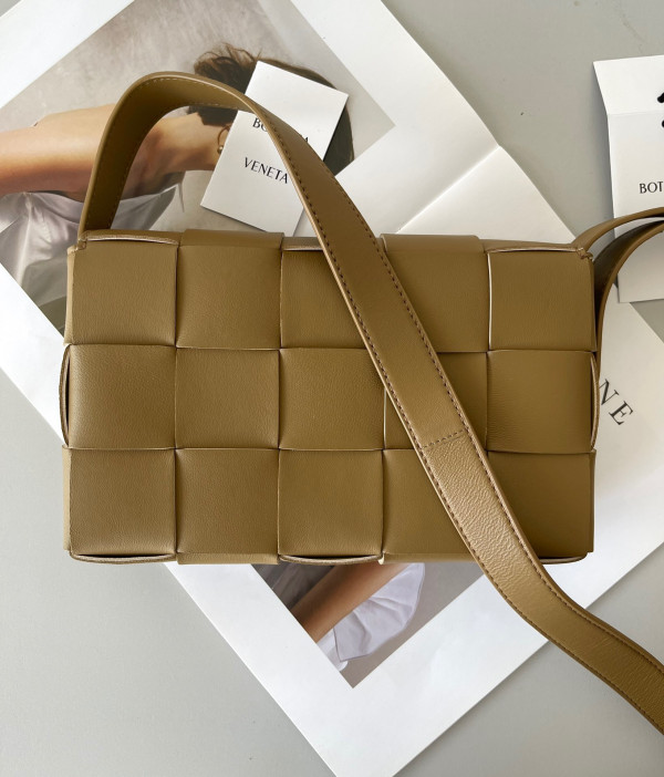 Bo*te*ga ve*ne*ta cassette