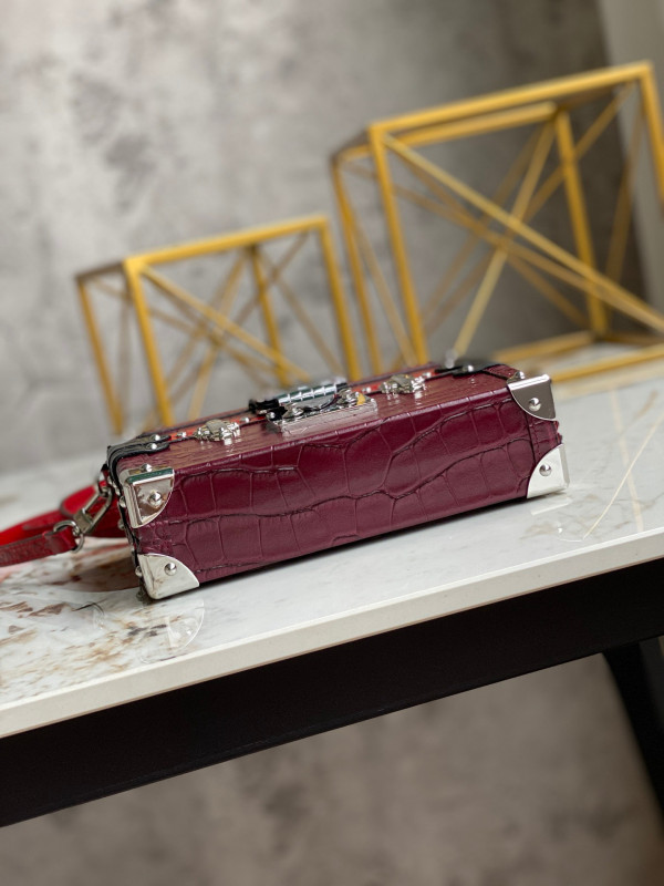 l**is V*t*n petite malle