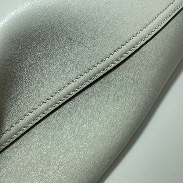 G*u*i medium tote with double g