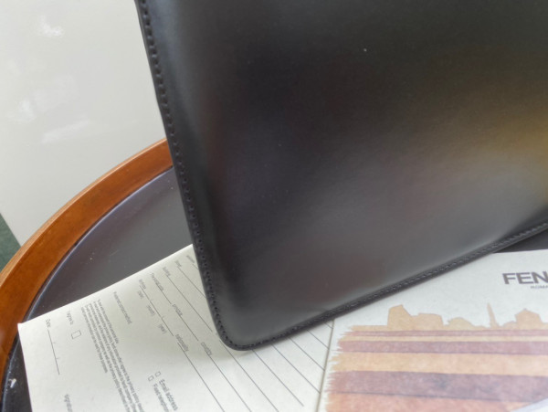 F**di peekaboo iseeu east-west