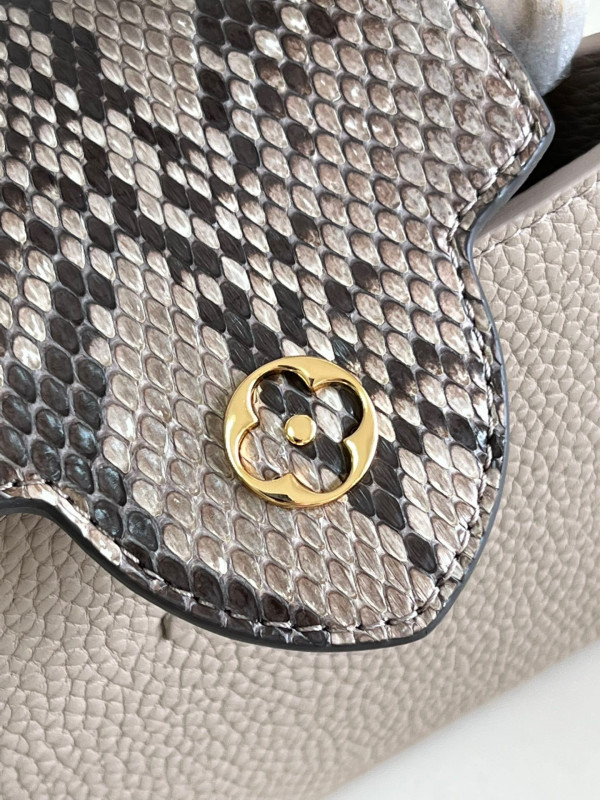 l**is V*t*n capucines mini