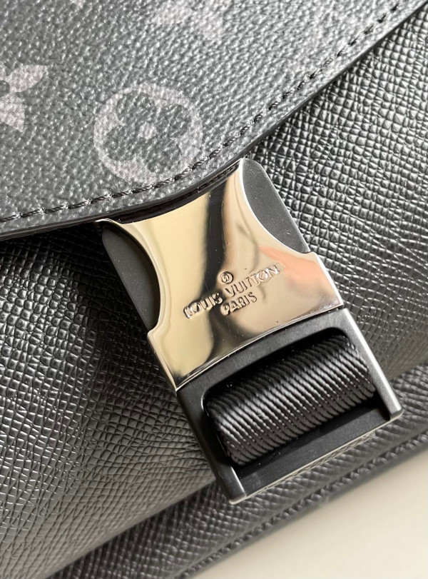 l**is V*t*n new messenger