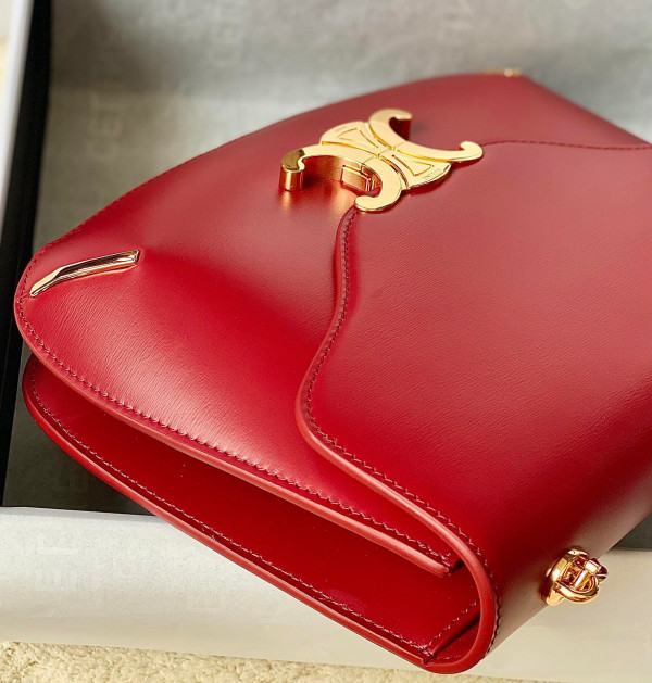 Ce**e chain besace triomphe