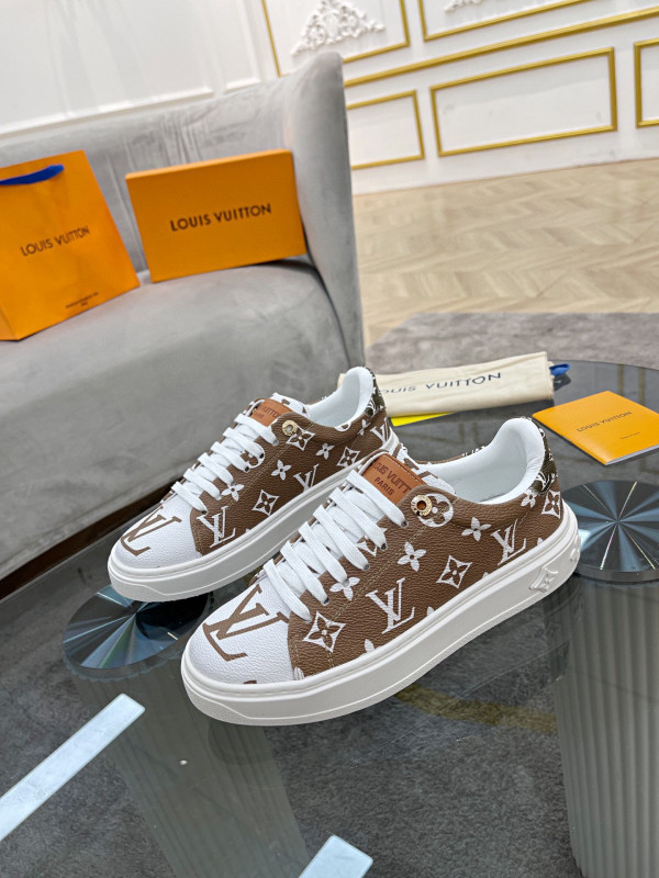 l**is V*t*n women"s time out sneaker