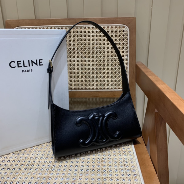 Ce**e shoulder bag cuir triomphe