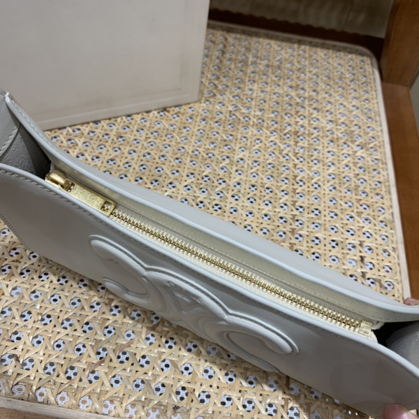 Ce**e shoulder bag cuir triomphe