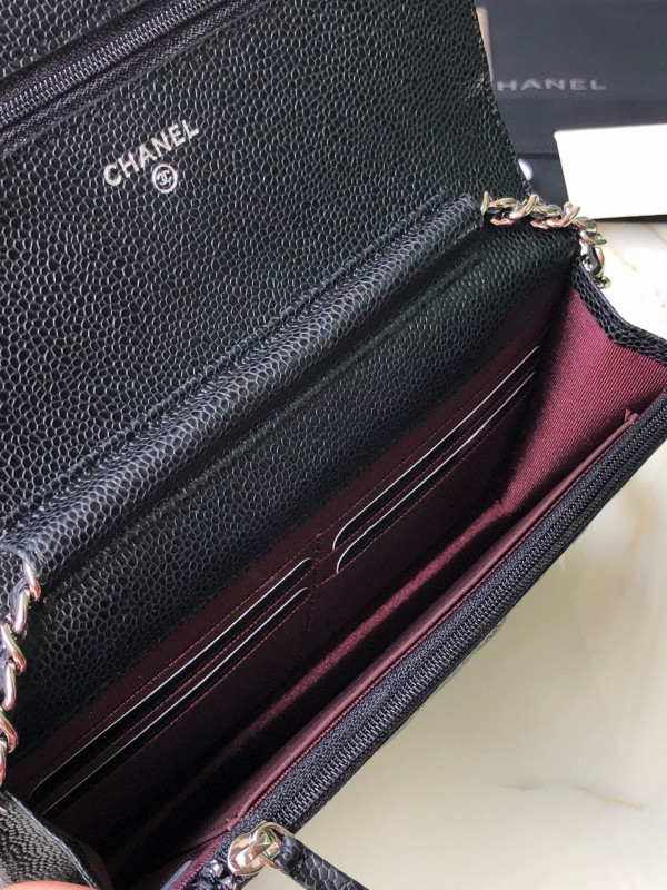 CL CHAIN WALLET CAVIAR