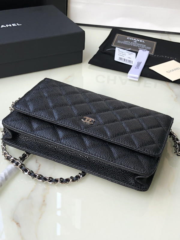 CL CHAIN WALLET CAVIAR