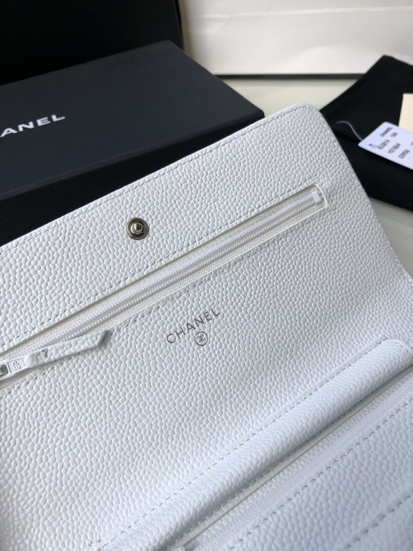 CL CHAIN WALLET CAVIAR