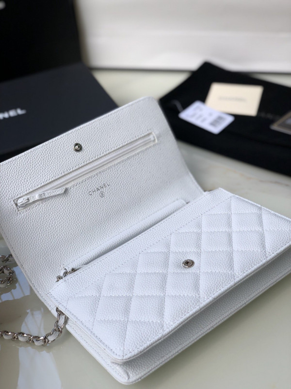 CL CHAIN WALLET CAVIAR