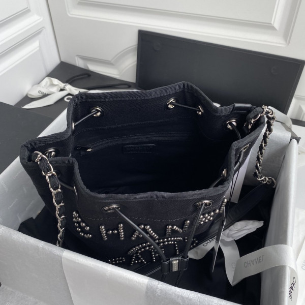 CL BUCKET BAG