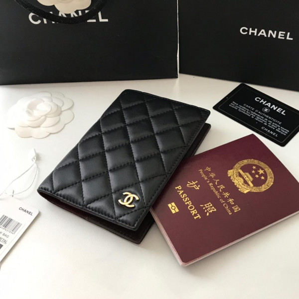 CL PASSPORT HOLDER
