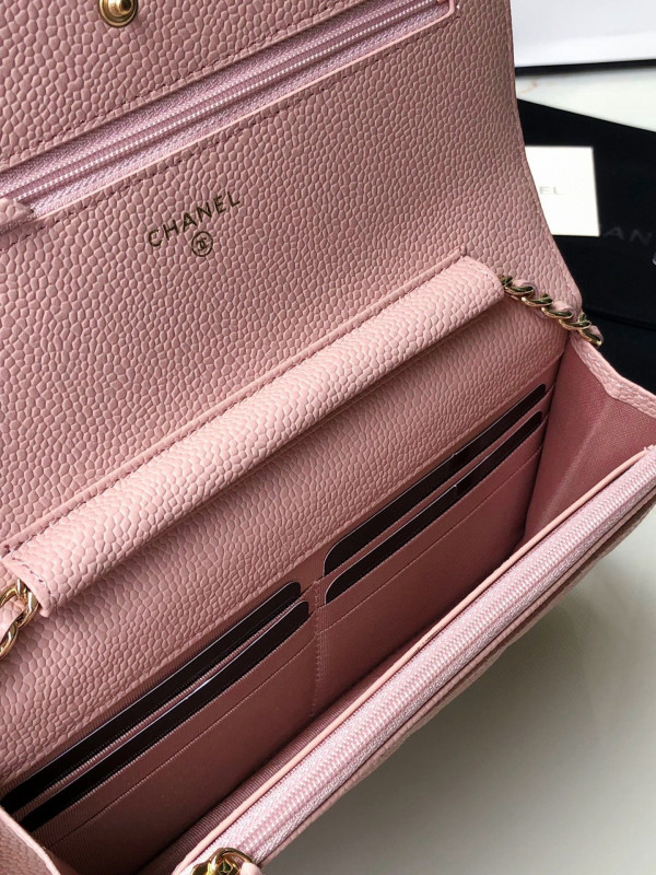 CL CHAIN WALLET CAVIAR WITH GOLD HARDWARE