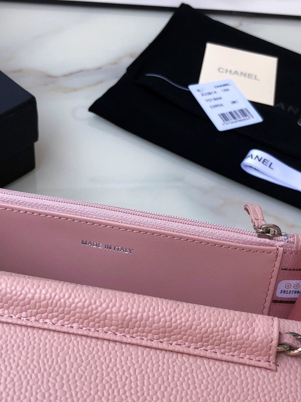 CL CHAIN WALLET CAVIAR WITH SILVER HARDWARE