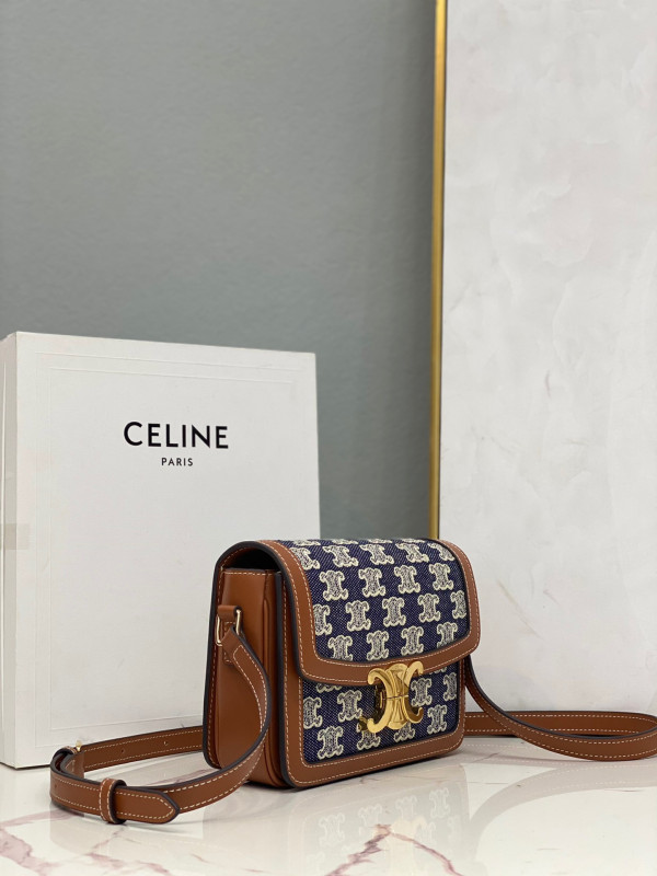 Ce**e teen triomphe bag